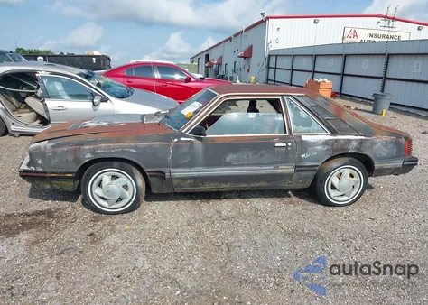 1982 Mercury Capri z USA, uszkodzony, nr VIN 1MEBP67B4CF630747